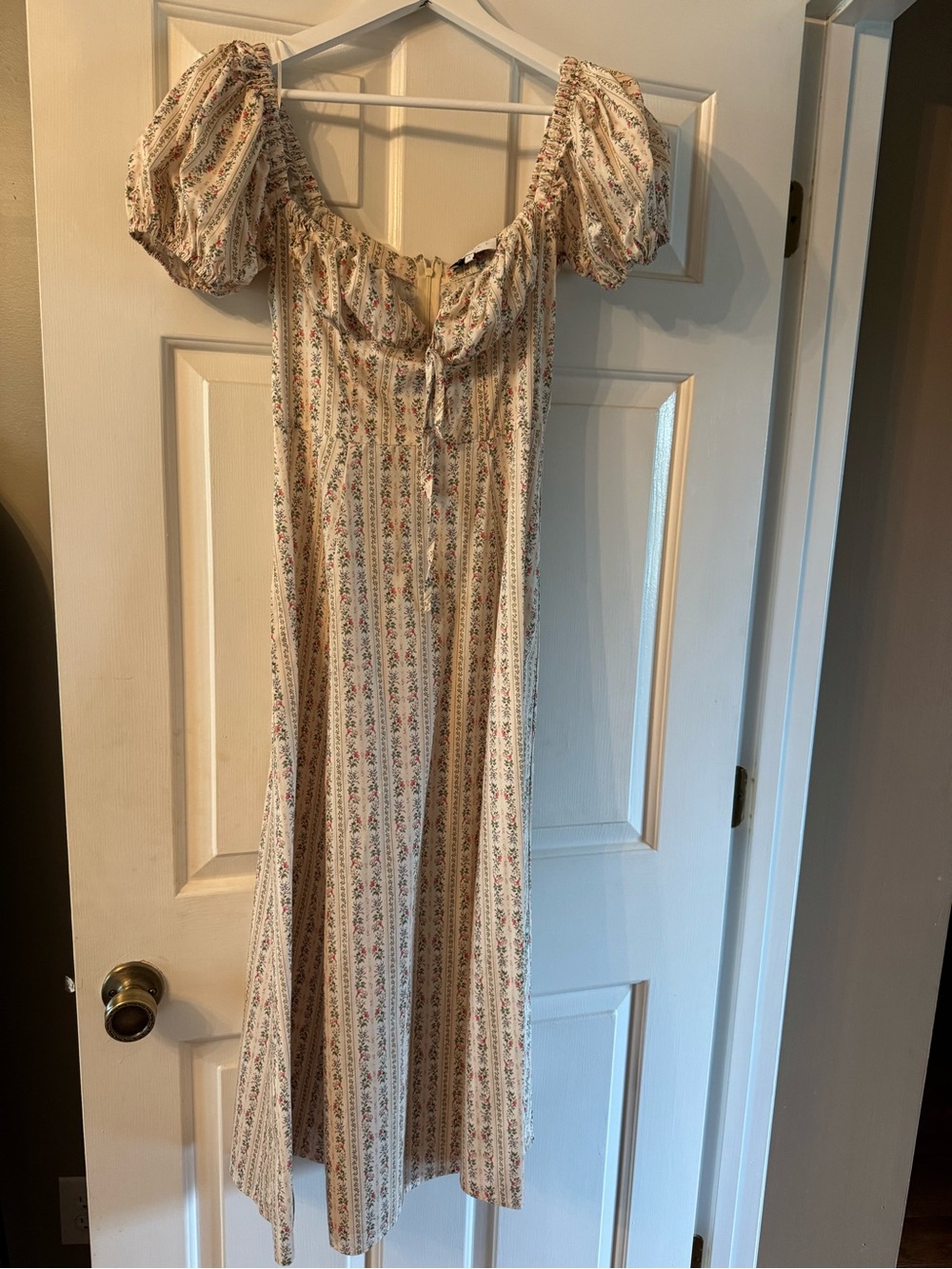 Cream Floral Puff-Sleeve Midi Dress